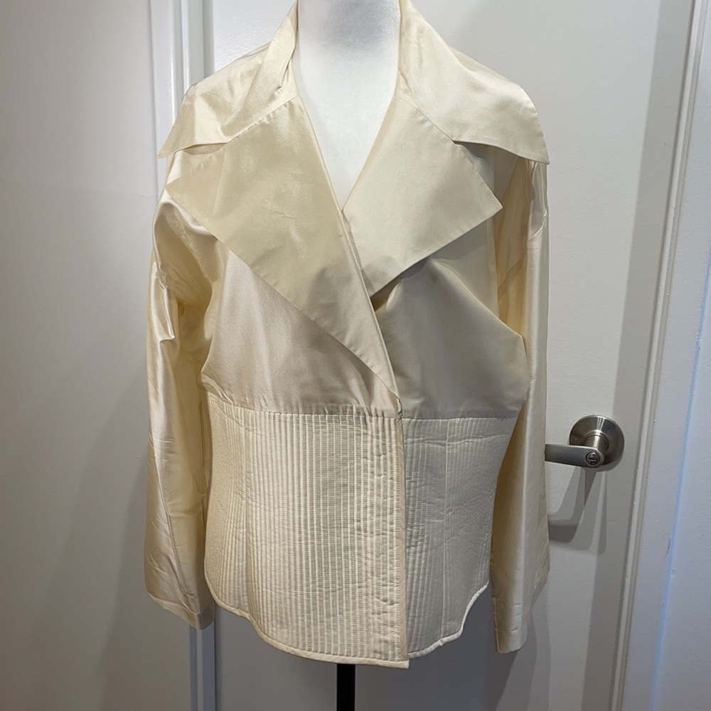 VINTAGE /Ellen Tracy off white silk top $70